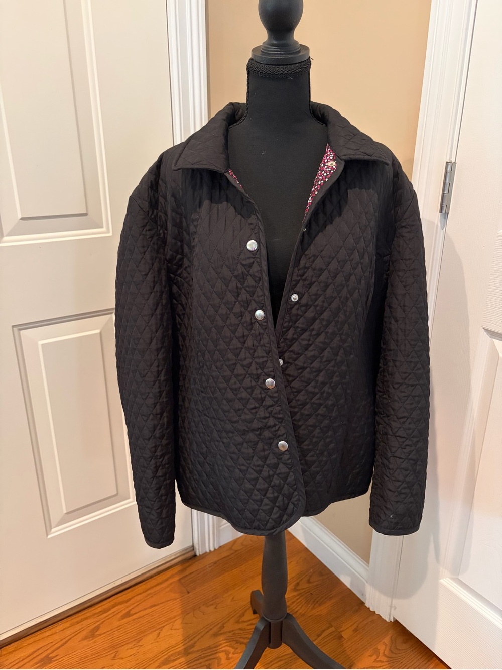 Tara Jones Women's Quilted Black Jacket